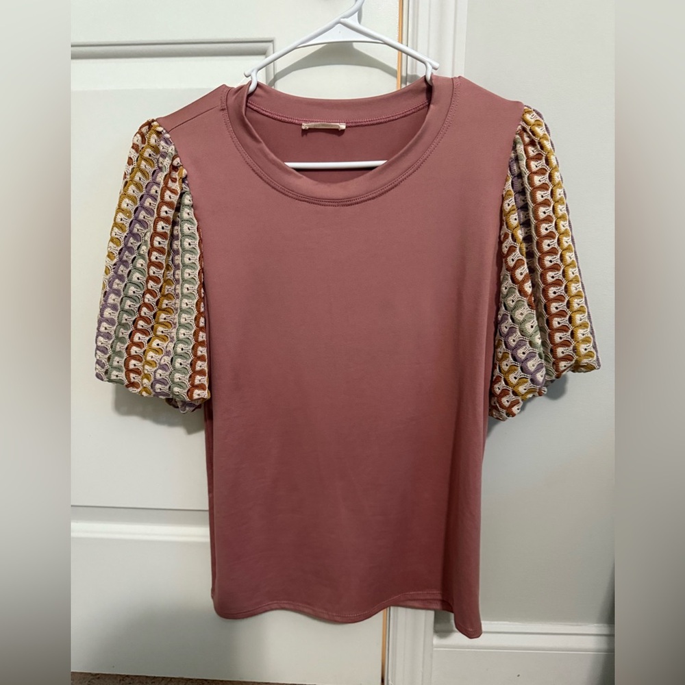 Elegant Mauve Top with Patterned Sleeves